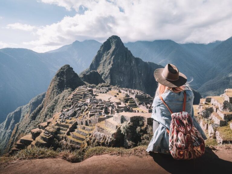 Sacred Valley + Machu Picchu With Trains 2d/1n