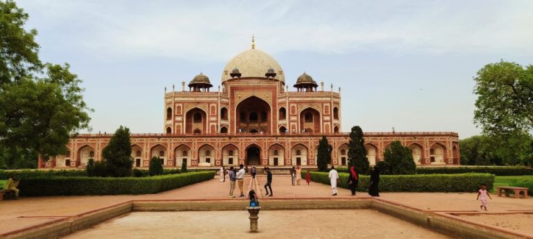 Same Day Old & New Delhi Tour By Private Car.