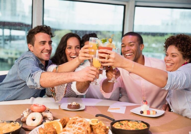 San Diego: Thanksgiving Day Buffet Brunch or Dinner Cruise