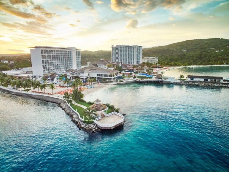 Sangster Airport (MBJ): Shared Transfer to Ocho Rios Hotels