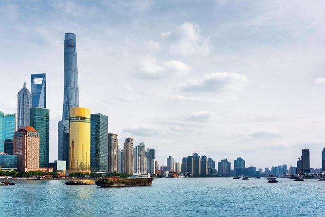 Shanghai Private Tour With River Cruise, Shanghai Tower, and Lunch or Dinner