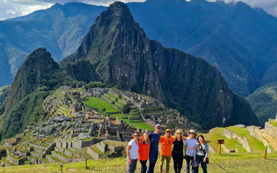Short Inca Trail to Machu Picchu 2 Days & 1 Night - Key Points