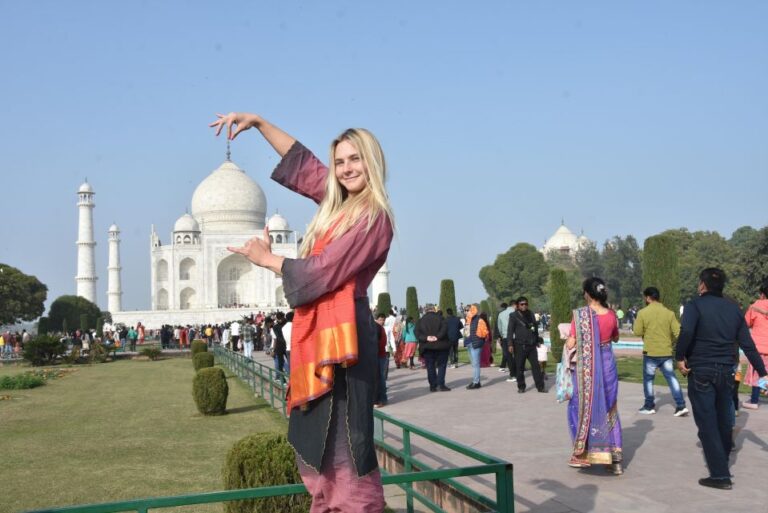 Taj Mahal and Agra Fort Tour By Superfast Train From Delhi