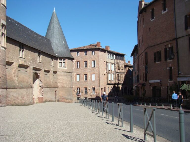 Toulouse to Carcassonne & Albi: Private Sightseeing Tour