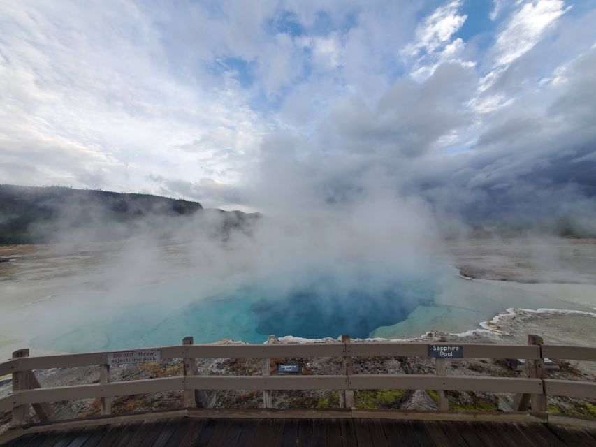 Yellowstone: Upper Geyser Basin Hike With Lunch