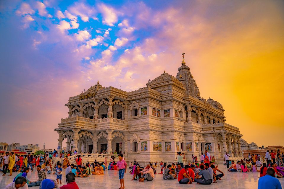 2 Days Mathura and Vrindavan Tour With Aarti and Boat Ride - Itinerary Highlights