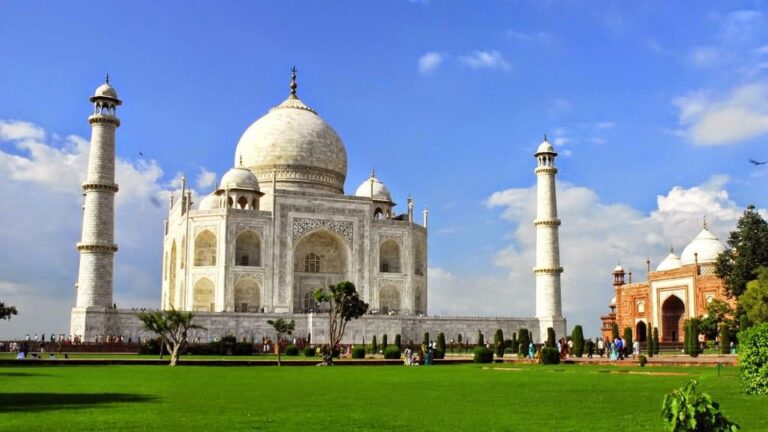 Agra: Taj Mahal Private Tour With Skip-The-Line Tickets