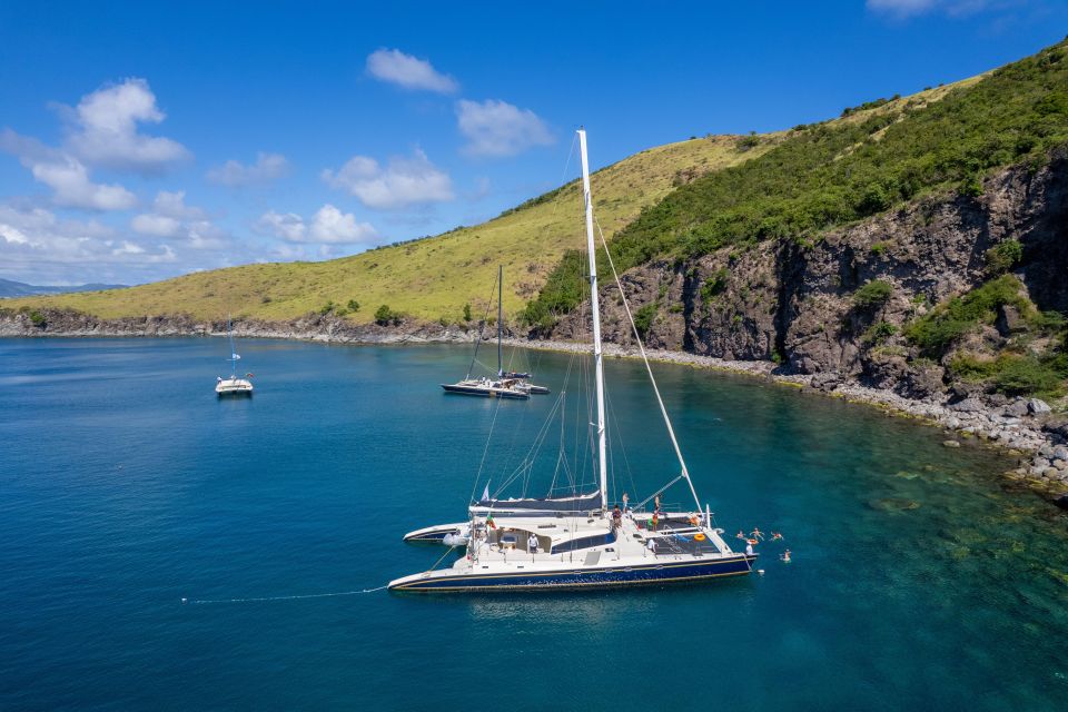 Basseterre: Catamaran Cruise at St. Kitts With Light Lunch - Activity Description