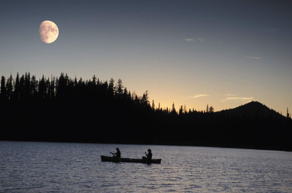 Bend: Moonlight and Starlight Canoe Tour - Inclusions