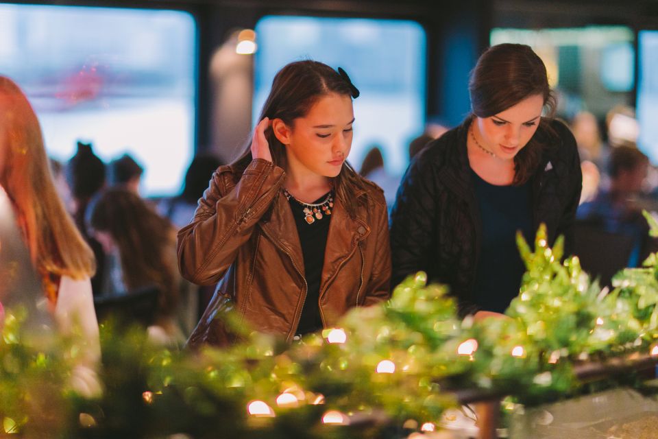 Chicago: Christmas Eve Gourmet Dinner Cruise Lake Michigan - What to Bring