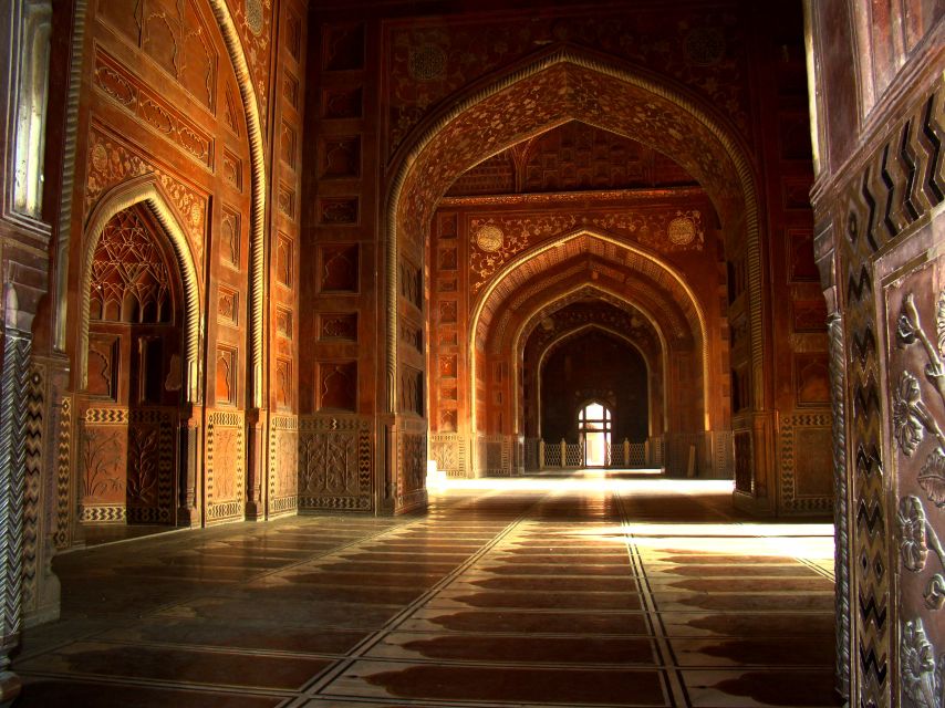 Delhi: All-Inclusive Taj Mahal & Agra Day Trip by Train - Tour Experience