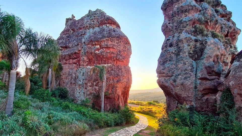 Discovering Vila Velha: Nature's Marvels Expedition - Guided Exploration of Rock Formations