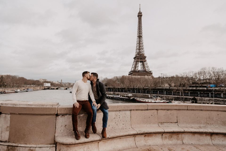 Eiffel Tower Proposal Lgbtqia+ / 1h Photographer - Inclusions and Languages