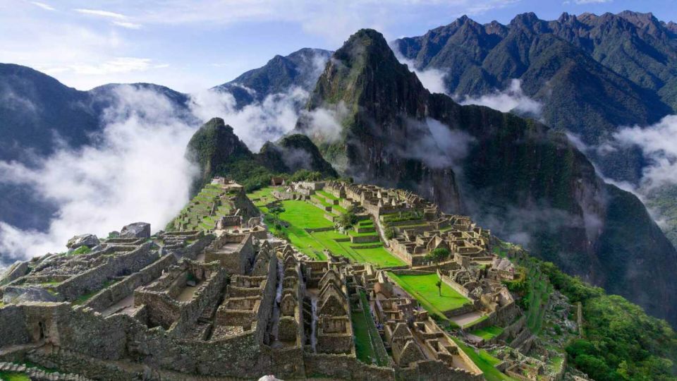 Excursion to Machu Picchu by Luxury Train All Inclusive - Group Size and Language Options