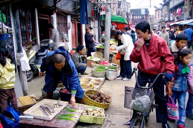 Explore Shanghai Ancient Downtown With Authentic Local Food - Culinary Delights in the Ancient City