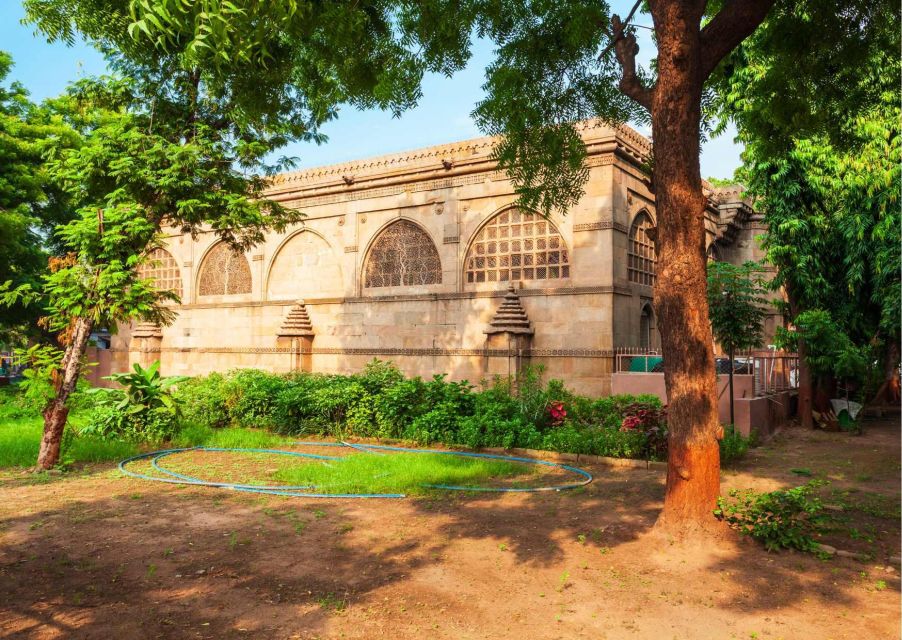 Explore the Best of Ahmedabad by Car (Guided Full Day Tour) - Languages and Pickup Details