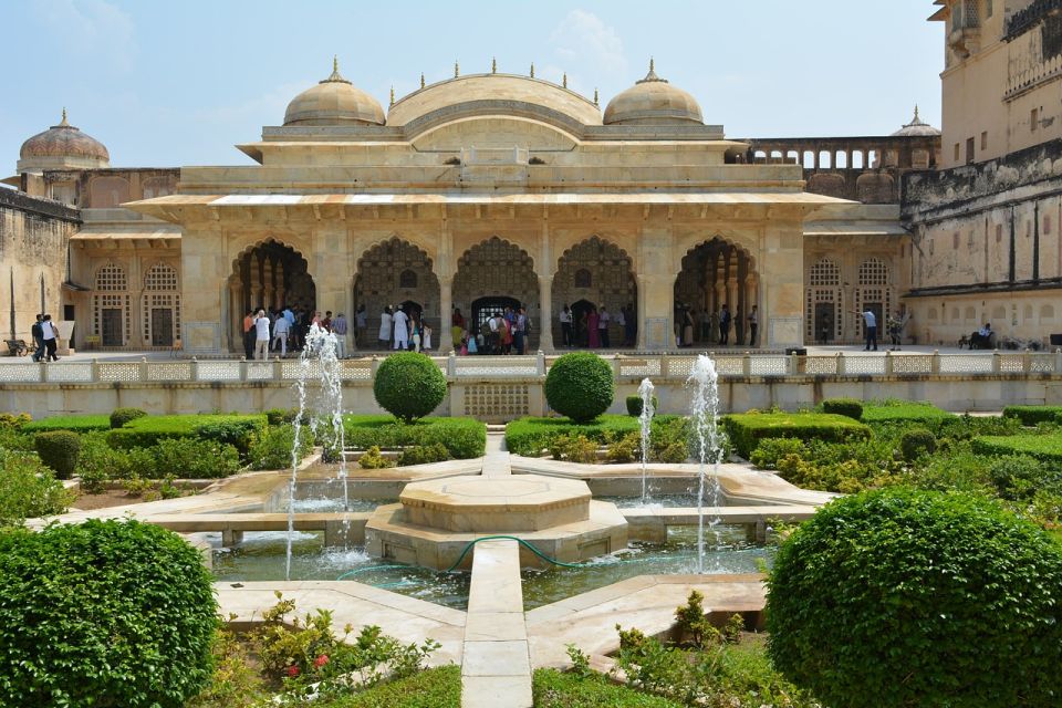 From Delhi: Private Jaipur & Amber Fort Guided Tour by Car - Itinerary