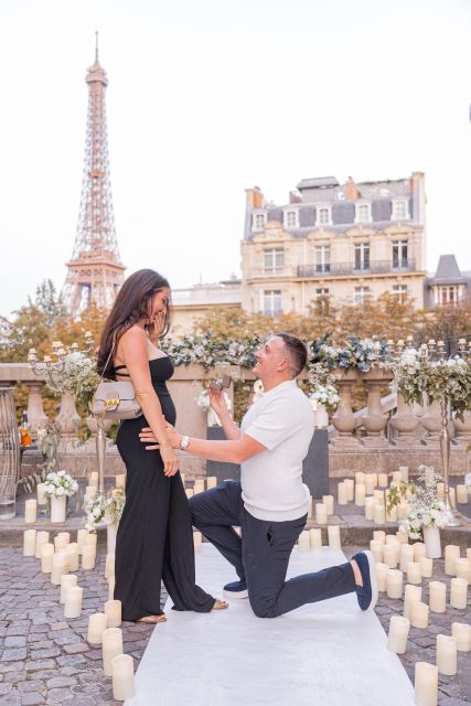 Marriage Proposal in Paris + Photographer 1h-Proposal Agency - Eiffel Tower Photoshoot Experience