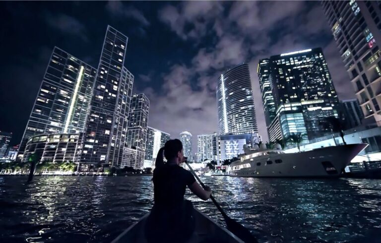 Miami: City Lights SUP or Kayak Night Tour