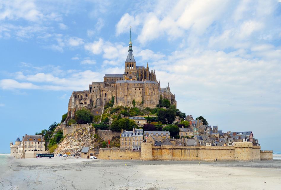 Mont Saint Michel : Full Day Private Guided Tour From Paris - Itinerary Details