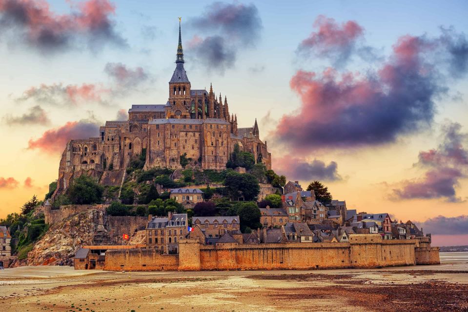 Mont Saint Michel Private VIP Tour With Champagne From Paris - Itinerary Highlights