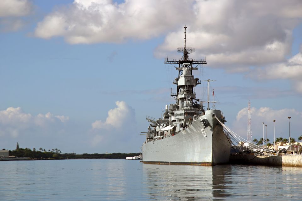 Oahu: Pearl Harbor, USS Arizona, Might Mo, & Honolulu Tour - Itinerary