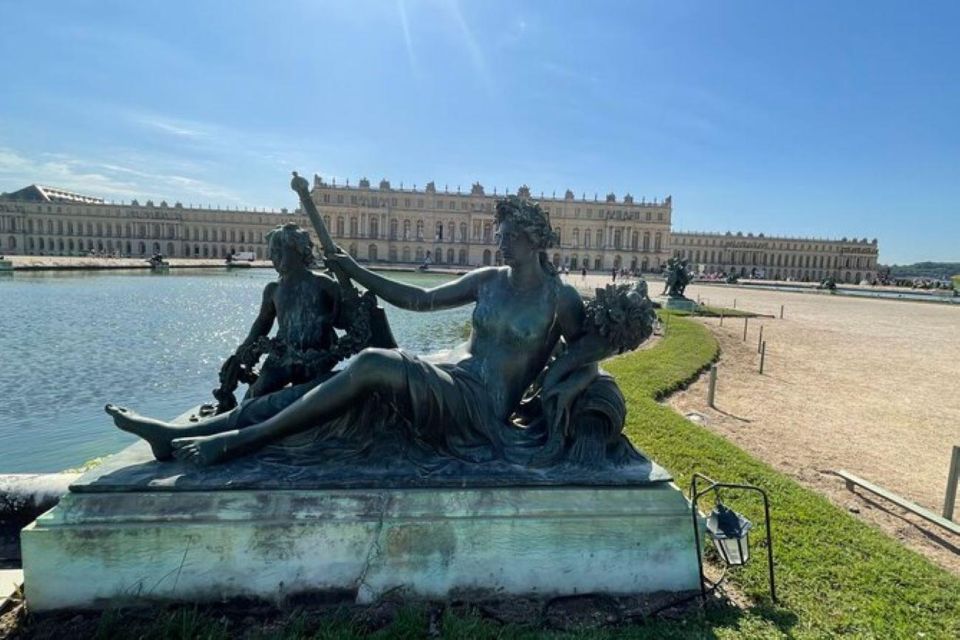 Paris: Châteaux Versailles and Vaux-le-Vicomte Excursion - Itinerary