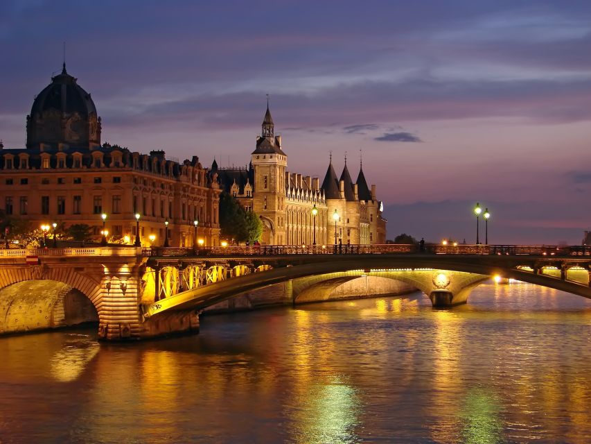 Paris: Dinner Cruise on the Seine River at 6:15 PM - Experience Description