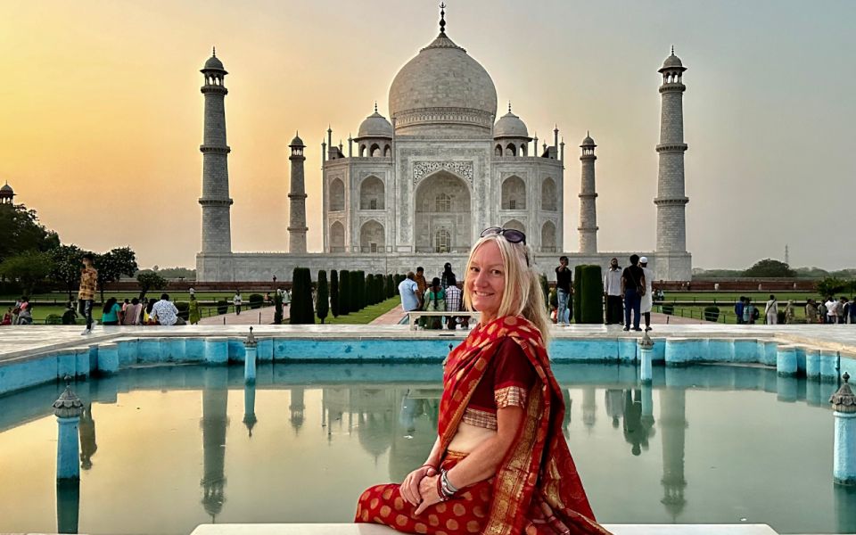 Photoshoot Tour at the Taj Mahal From Delhi - Language and Accessibility Information