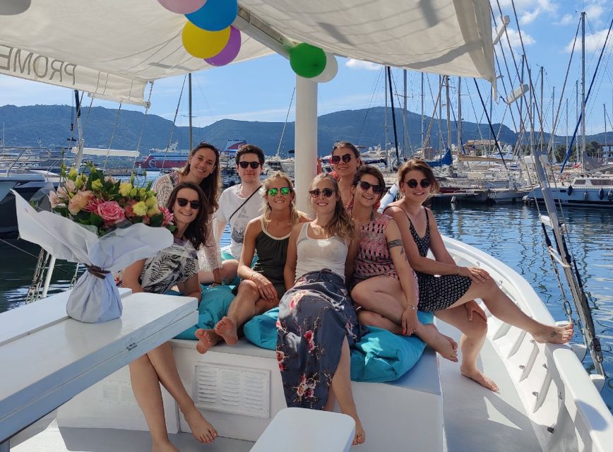 Porto-Vecchio: Boat Tour With Meal and Swim Stops - Meal Experience on Board