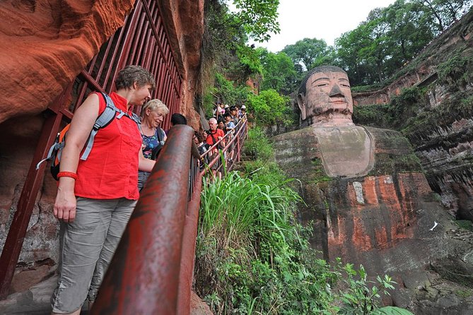 Private Leshan Giant Buddha and Local Food Tasting Trip - Common questions