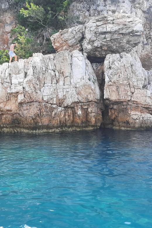 Private Tour on a Sailboat - Swim and Paddle - Antibes Cape - Activity Itinerary