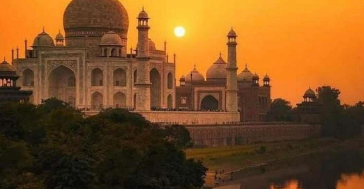 Taj Mahal Sunrise Or Sunset Overnight - Itinerary Day 01 - Delhi Sightseeing