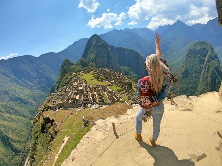Tour Machu Picchu 2D 1N+Train, Hotel Breakfast, Ticket and Guide - Group Size and Experience Highlights