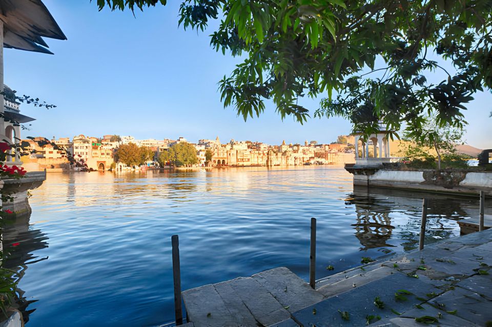 Udaipur Full Day City Tour With Boat Ride and Lunch - Key Points