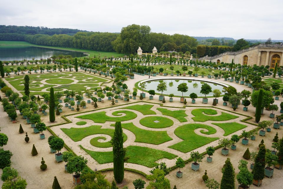 Versailles Palace and Giverny Private Guided Tour From Paris - Activity Description