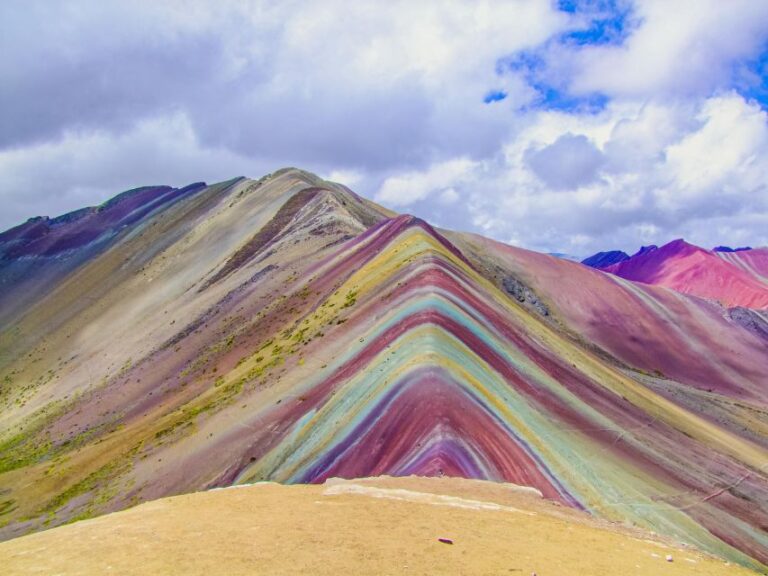 Cusco: Rainbow Mountain Guided With Breakfast and Lunch