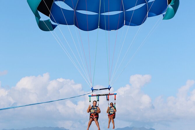 1000ft Parasailing Ride in Waikiki, Hawaii - Optional Photography Service Available