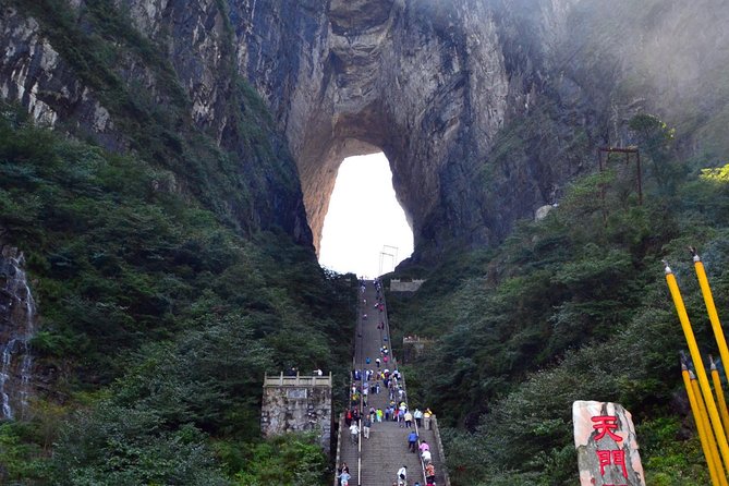 3-Day Zhangjiajie Discovery Tour With Lunch Included - Accommodations and Meals