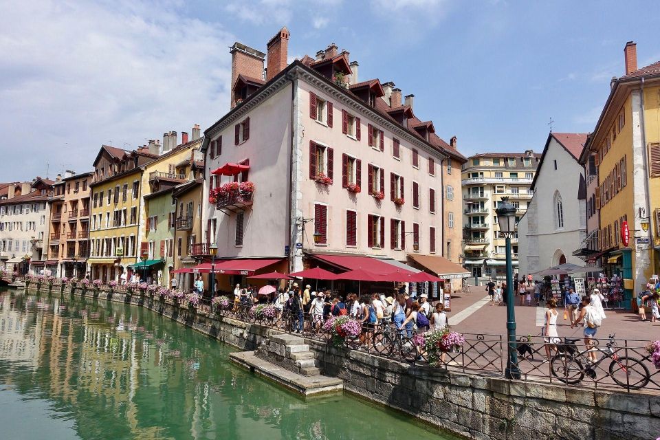 Annecy: Private Guided Walking Tour - Language and Group Type