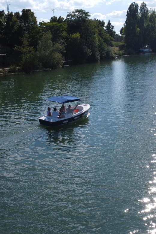 Boat Rental Without License on the Seine - Key Points