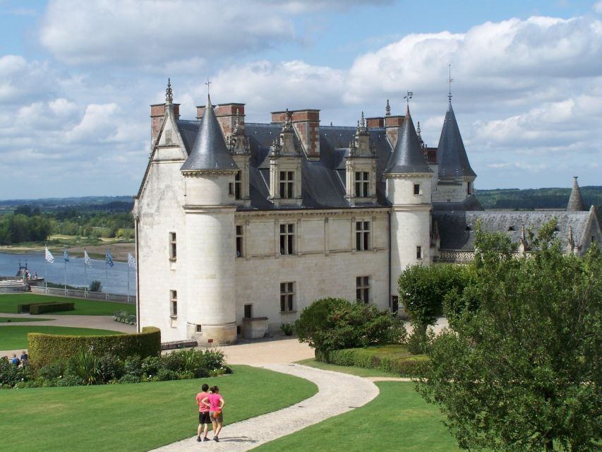 Chambord, Chenonceau and Amboise Private Tour From Paris - Meeting Point Info