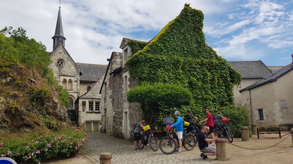 Chinon: Bicycle Tour of Saumur Wineries With Picnic Lunch - Customer Reviews