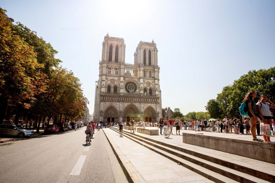 Electric Bike Tour of Paris' Hidden Gems - Inclusions