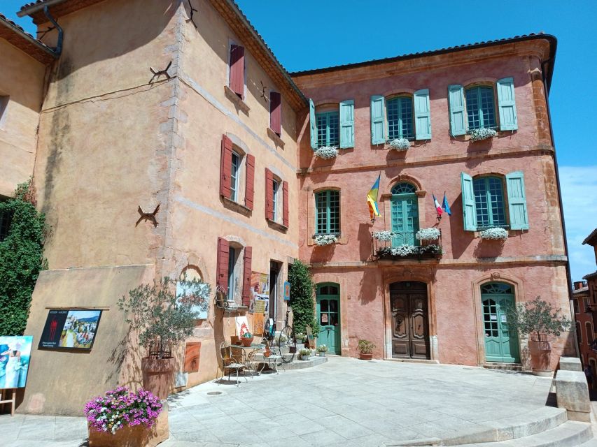 From Aix-en-Provence: Luberon Perched Villages Guided Tour - Village Exploration