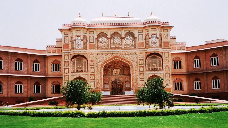 From Delhi: Jaipur Local Sightseeing Tour By Private Car - Sightseeing Itinerary