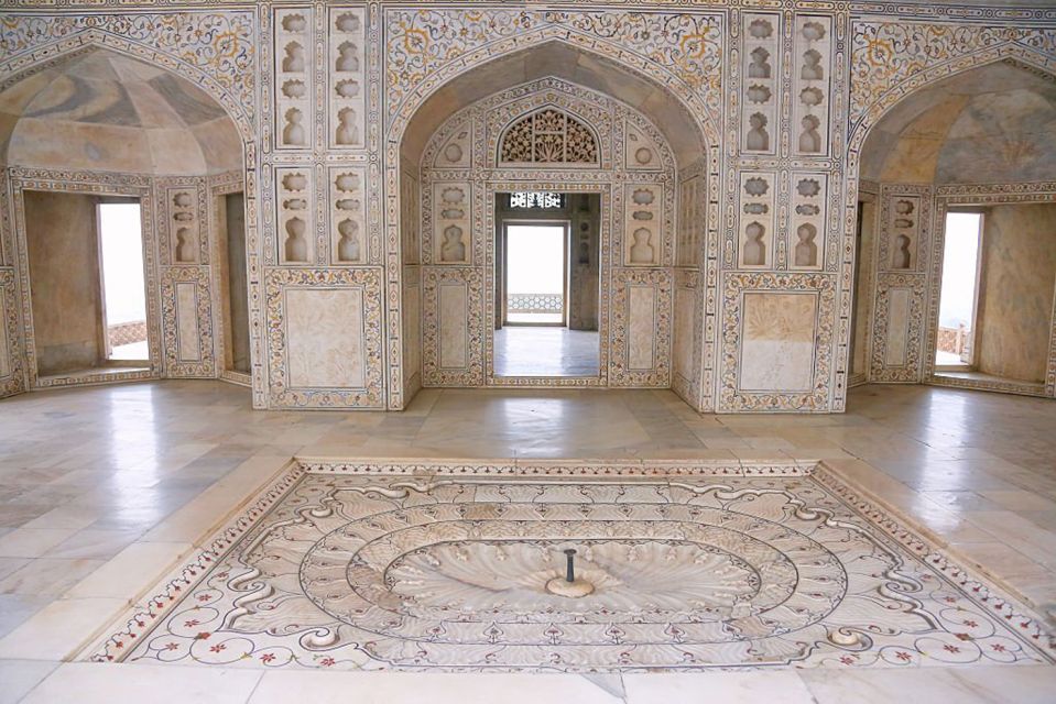 From Delhi: Taj Mahal and Agra Fort Tour by Super-Fast Train - Experience