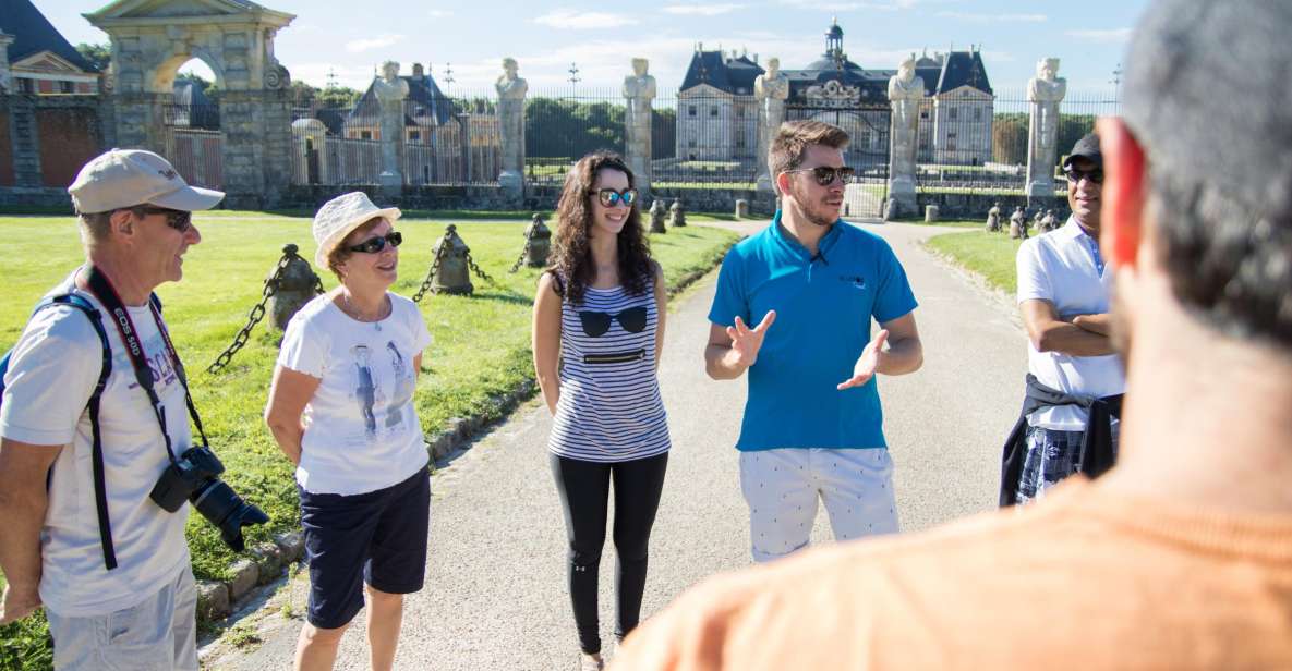 From Paris: Chateau De Fontainebleau & Vaux-Le-Vicomte Tour - Meeting Point Information