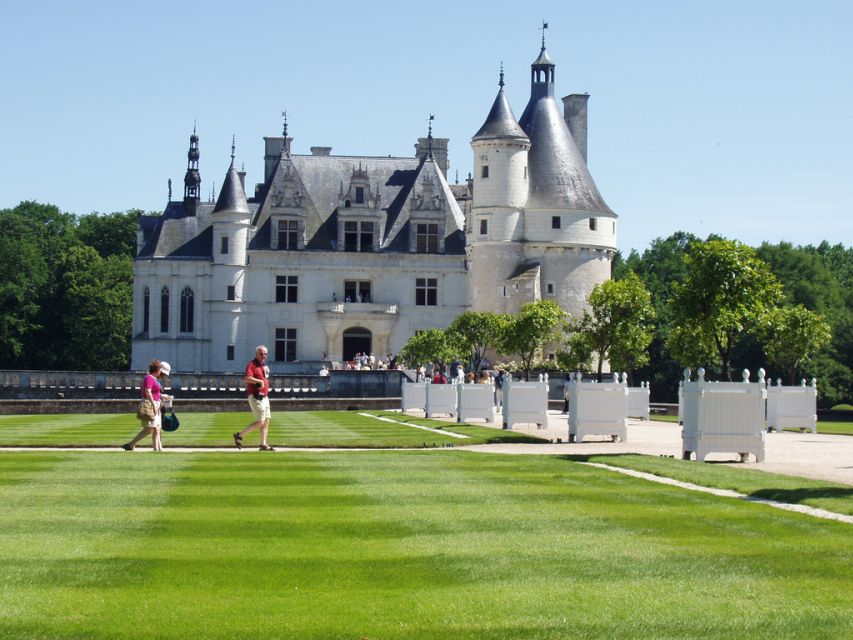 From Paris: Loire Valley Castles Full-Day Tour With Lunch - Includes