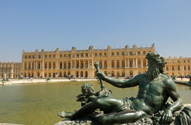 From Paris: Versailles Guided Tour by Deluxe Minibus - Booking Information